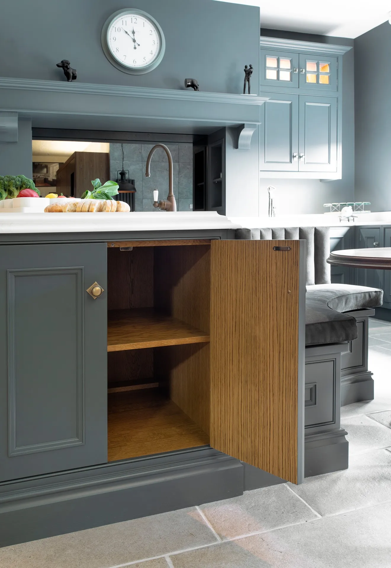 4 Reversed Oak cabinet internal