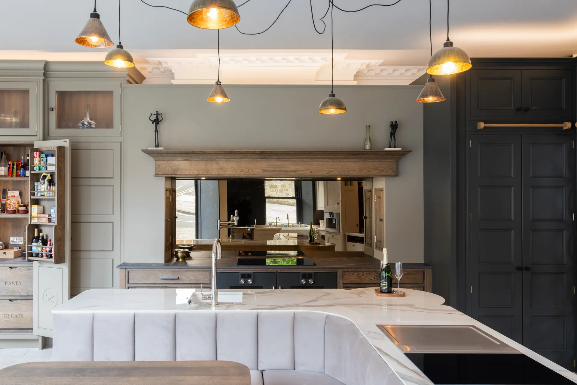 01 – 2024 Dunfermline Showroom (Traditional)