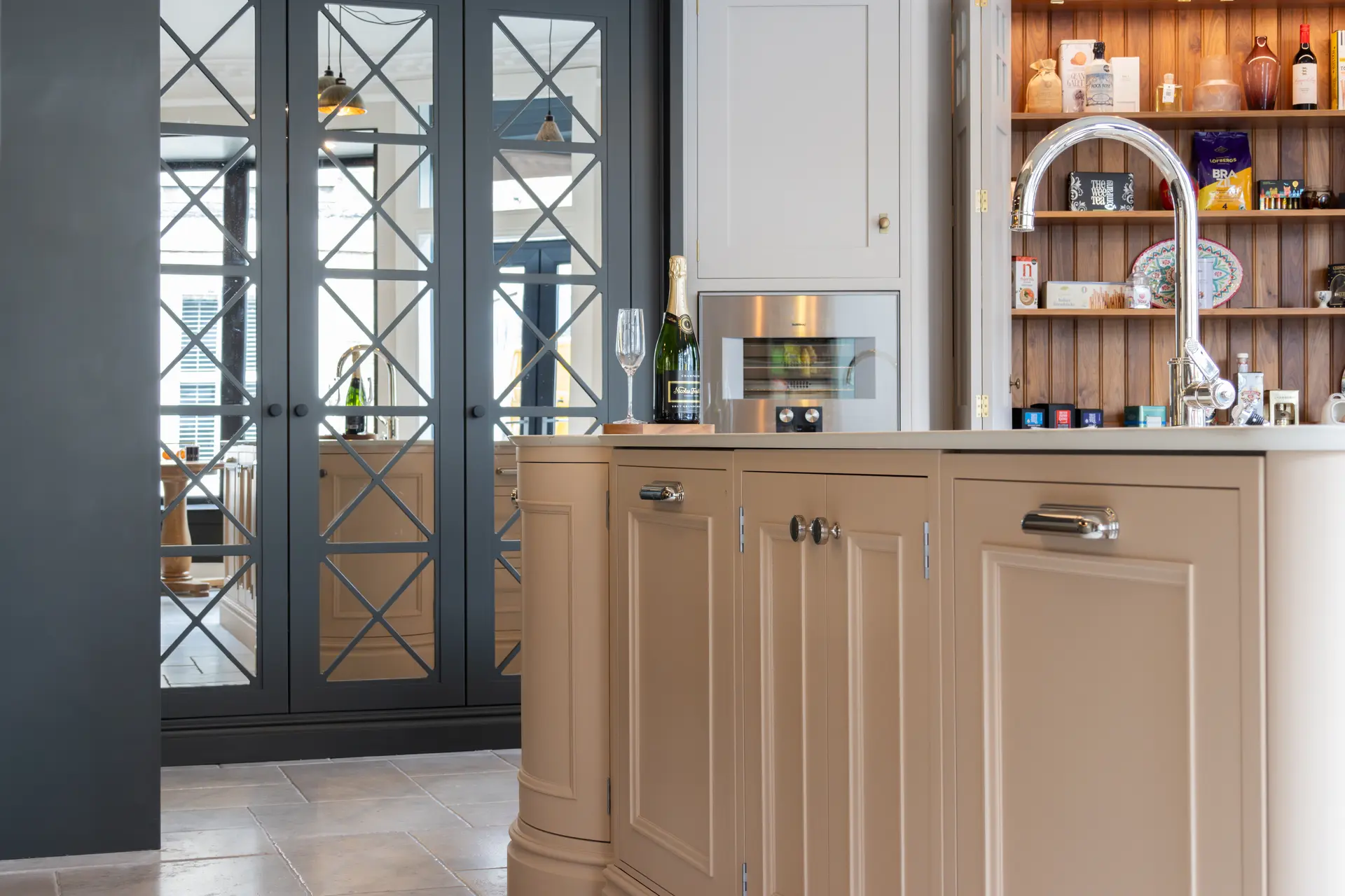 10 – 2024 Dunfermline Showroom (Traditional)